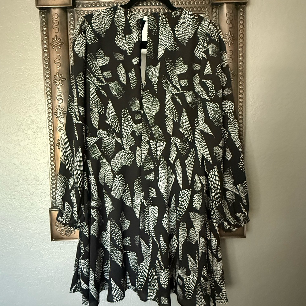 Express Black and White Long Sleeve Dress - Picture 2 of 3